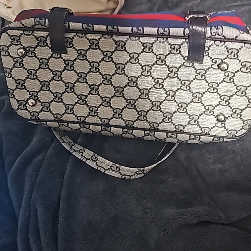 Purse - Picture 2 of 3
